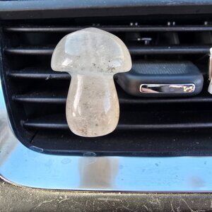 Quartz Crystal Mushroom Vent Clip